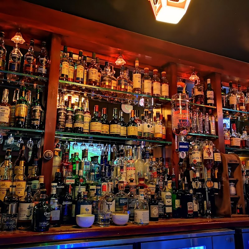 Hennessys Bar