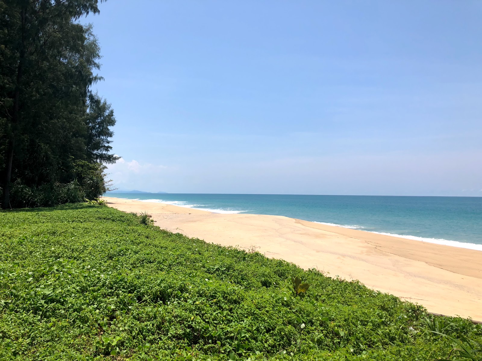 Thaimuang Beach'in fotoğrafı imkanlar alanı