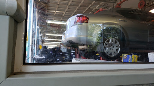 Tire Shop «Mavis Discount Tire», reviews and photos, 201 E Main St, East Islip, NY 11730, USA