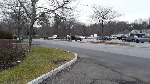 Shopping Mall «Main Avenue Shopping Plaza», reviews and photos, 380 Main Ave, Norwalk, CT 06851, USA