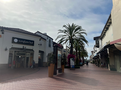 Outlet Mall «Outlets at San Clemente», reviews and photos, 101 W Avenida Vista Hermosa #190, San Clemente, CA 92672, USA