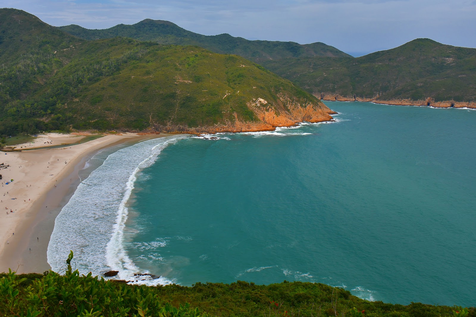 Photo of Long Ke Wan Beach surrounded by mountains