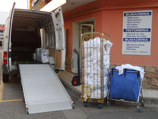 Servei de bugaderia i distribució productos de neteja per profesionals i particulars