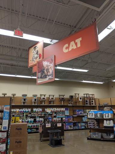 Pet Supply Store «Petco Animal Supplies», reviews and photos, 16710 Royalton Rd, Strongsville, OH 44136, USA