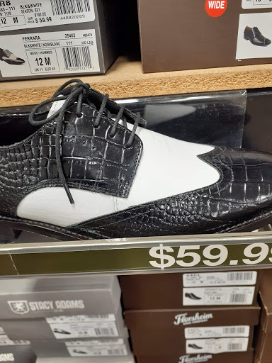 Clothing Store «K&G Fashion Superstore», reviews and photos, 895 E Kemper Rd, Springdale, OH 45246, USA