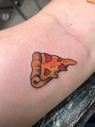 Tattoo Shop «Body Expressions Tattoo Studio», reviews and photos, 406 E Kingsbury St, Seguin, TX 78155, USA