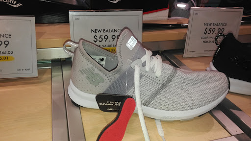 Shoe Store «DSW Designer Shoe Warehouse», reviews and photos, 8502 Eager Rd, Brentwood, MO 63144, USA