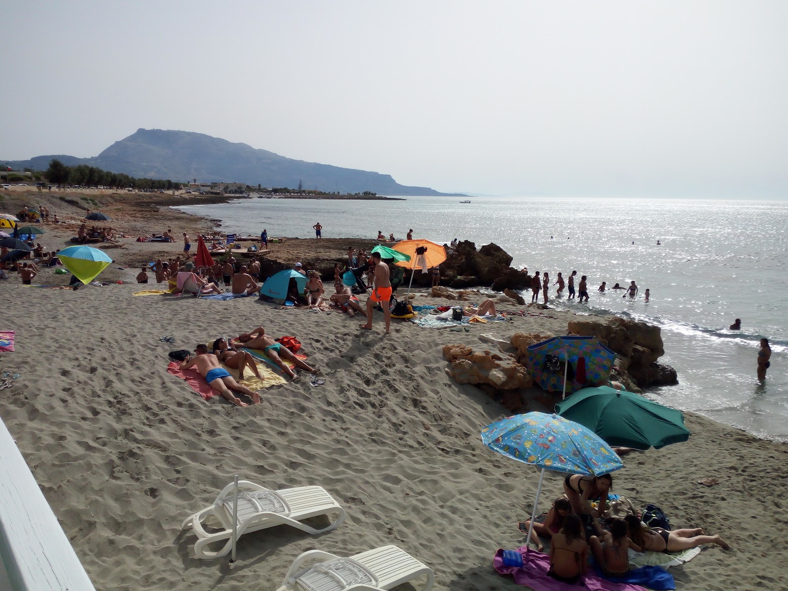 Fotografie cu Bay of Cornino - locul popular printre cunoscătorii de relaxare