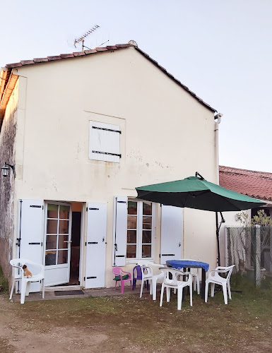 Lodge La maison du puits, longère vendéenne, location vacances Vendée Nalliers