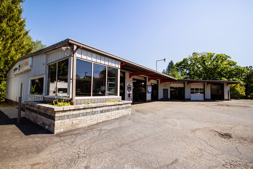 Auto Repair Shop «The Hamburg Garage», reviews and photos, 11179 Hamburg Rd, Whitmore Lake, MI 48189, USA