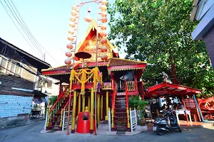 Chonburi City Pillar Shrine (San Lak Mueang) image
