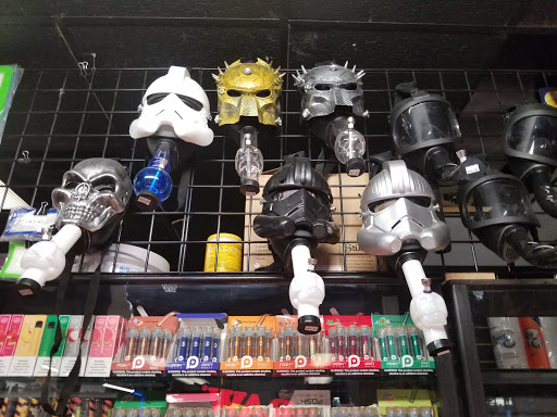 Tobacco Shop «Kazzaz Smoke Shop», reviews and photos, 6355 W Montrose Ave, Chicago, IL 60634, USA