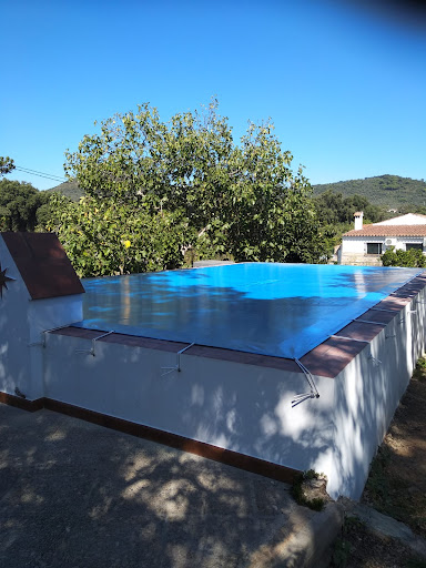 INTERCOVER awnings and pool covers. – (Olivares)