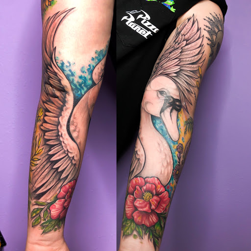 Explore dagger tattoo ideas, creative tattoo ideas in Oviedo, available at YTL studios INK