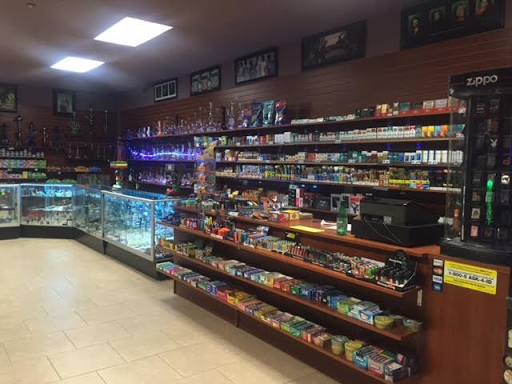 Tobacco Shop «777 smoke shop», reviews and photos, 6900 Reseda Blvd b, Reseda, CA 91335, USA