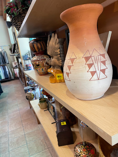 Thrift Store «Retique Store», reviews and photos, 190 N Broadway, Milwaukee, WI 53202, USA