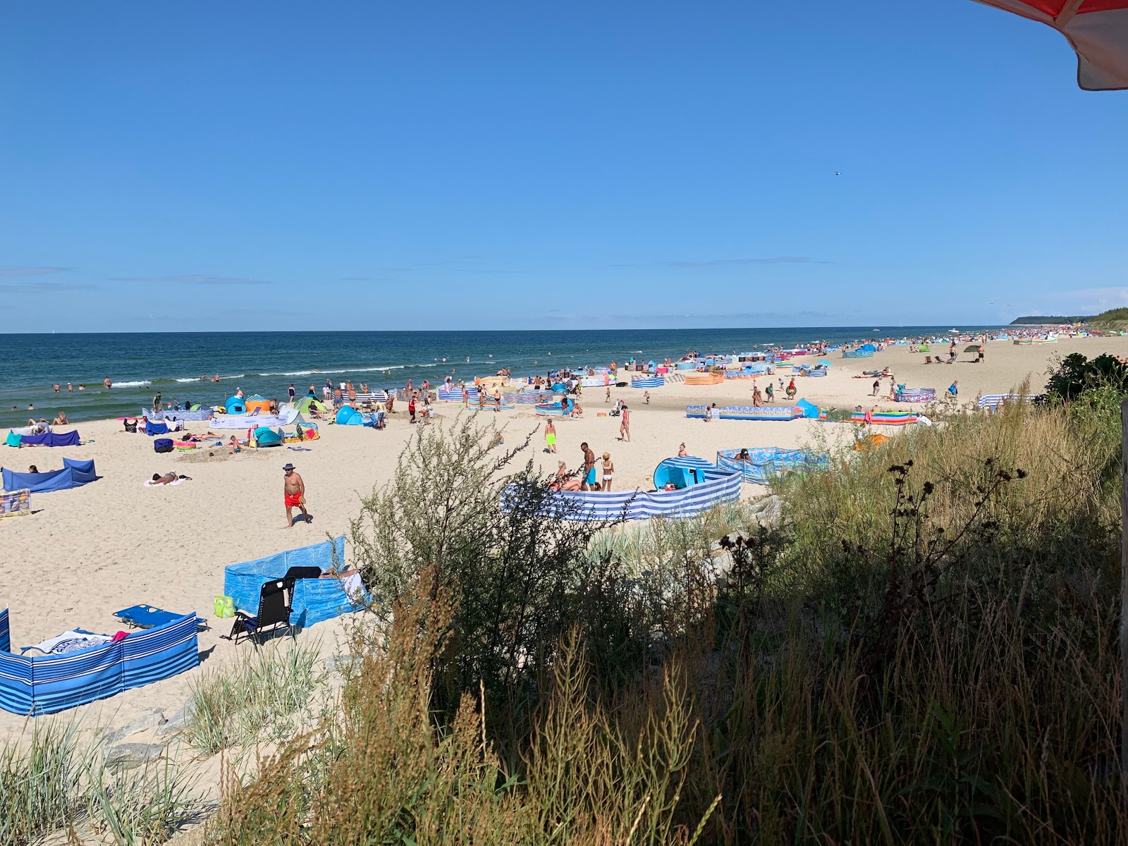 Foto di Karviya - Vkhod Beach con una superficie del sabbia beige