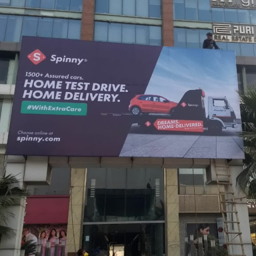 Spinny Car Hub - NSP, Delhi