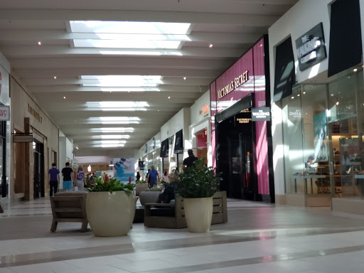 Shopping Mall «Manhattan Village», reviews and photos, 3200 N Sepulveda Blvd, Manhattan Beach, CA 90266, USA