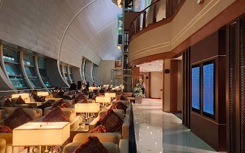 Emirates Business Class Lounge image