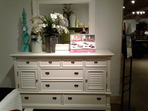 Furniture Store «Rooms To Go Furniture Store - Daytona Beach», reviews and photos, 2375 W International Speedway Blvd, Daytona Beach, FL 32114, USA