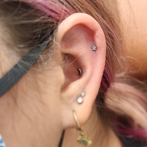 Body Piercing Shop «Skin Gallery Tattooing & Body Piercing», reviews and photos, 1402 Ogden Ave, Downers Grove, IL 60515, USA