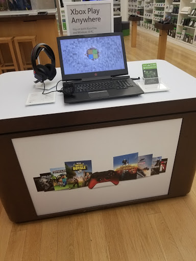 Computer Store «Microsoft Store - Tysons Corner Center», reviews and photos, 1961 Chain Bridge Rd, Tysons, VA 22102, USA