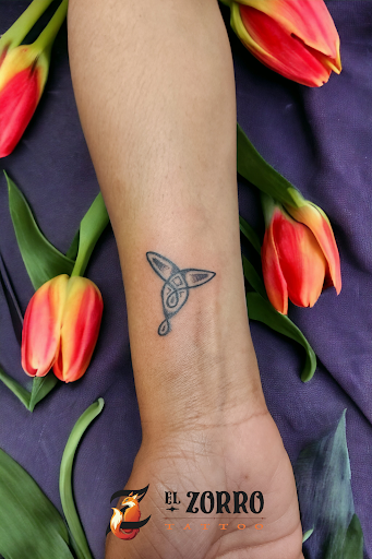 Explore tattoo ideas hands, creative tattoo ideas in Cary, available at EL ZORRO TATTOO and piercing