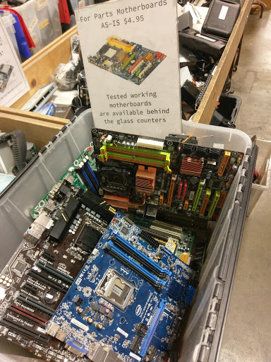 Used Computer Store «RE-PC Recycled Computers and Peripherals», reviews and photos, 1565 6th Ave S, Seattle, WA 98134, USA
