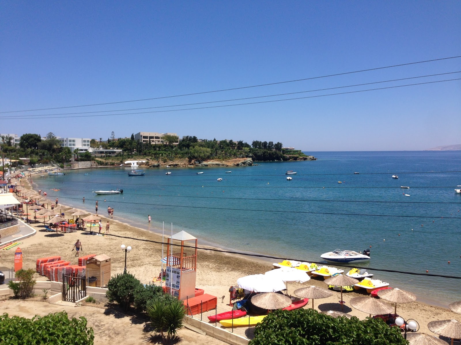 Foto de Paralia Agia Pelagia com baía espaçosa