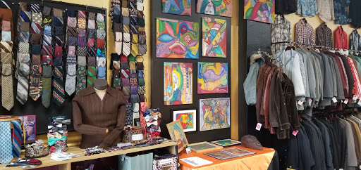 Vintage Clothing Store «Ish Vintage Clothing & Costume», reviews and photos, 249 4th St, Bremerton, WA 98337, USA