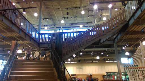 Clothing Store «L.L. Bean», reviews and photos, 1000 Ross Park Mall Dr, Pittsburgh, PA 15237, USA