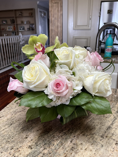 Florist «Lilypots Fresh Flowers and Gifts», reviews and photos, 605 W Main St, Lake Geneva, WI 53147, USA