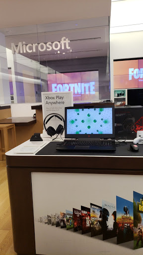 Computer Store «Microsoft Store - International Plaza», reviews and photos, 2223 N Westshore Blvd, Tampa, FL 33607, USA