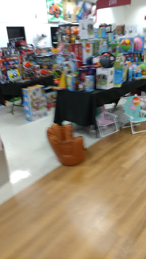 Department Store «T.J. Maxx», reviews and photos, 20 Chapel View Blvd, Cranston, RI 02920, USA