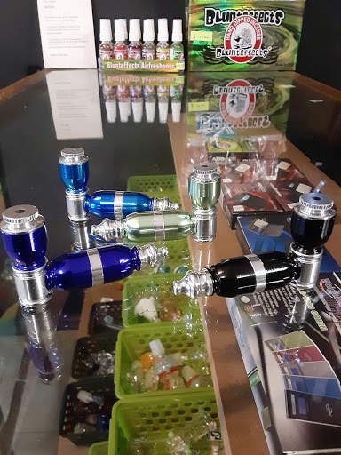 Variety Store «The Vape Shop», reviews and photos, 1170 Oslo Rd #2, Vero Beach, FL 32962, USA