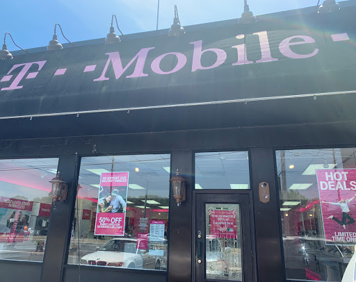 Cell Phone Store «T-Mobile», reviews and photos, 4732 Sunrise Hwy, Massapequa Park, NY 11762, USA