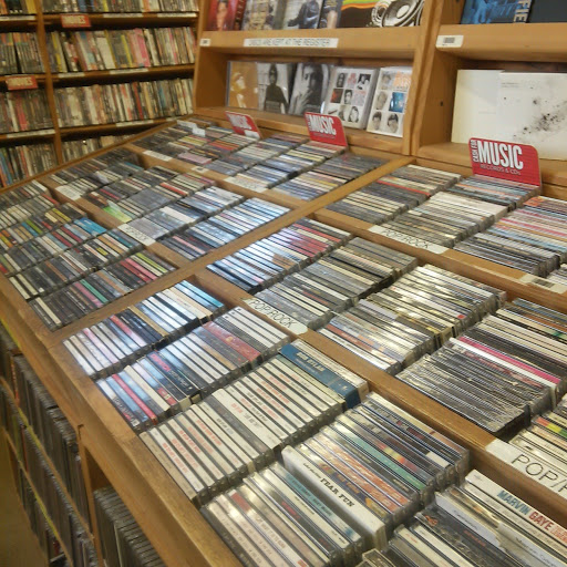 Book Store «Half Price Books», reviews and photos, 31 Orland Square Dr, Orland Park, IL 60462, USA