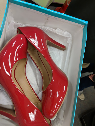 Shoe Store «Shoe Carnival», reviews and photos, 2601 Grand Ave, Ames, IA 50010, USA