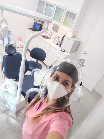 Dentista Consultorio odontológico. Odontologa Flores Cintia