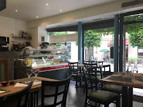 Atmosphère du Restaurant libanais Byblos Café à Puteaux - n°2