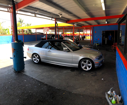 Majestic Car Wash en Los Angeles