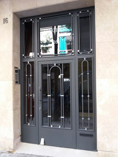 Comercial Reyes (Carpinteria Metalica Hierro y Aluminio)