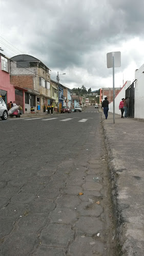 Opiniones de "Alina Campaña De Jarrín" en Cayambe - Escuela