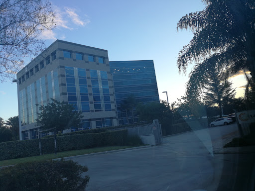 Rock Climbing Gym «Hangar 18 Indoor Climbing Gym - East Riverside», reviews and photos, 2111 Iowa Ave, Riverside, CA 92507, USA