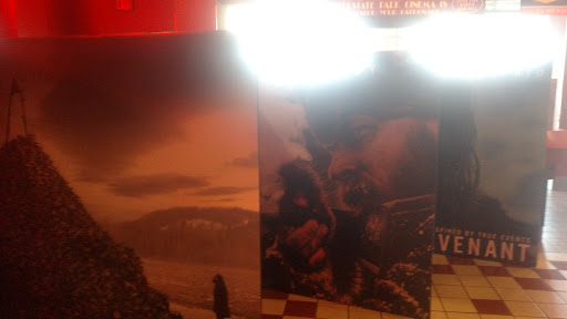 Movie Theater «Regal Cinemas Interstate Park 18», reviews and photos, 1089 Interstate Pkwy, Akron, OH 44312, USA