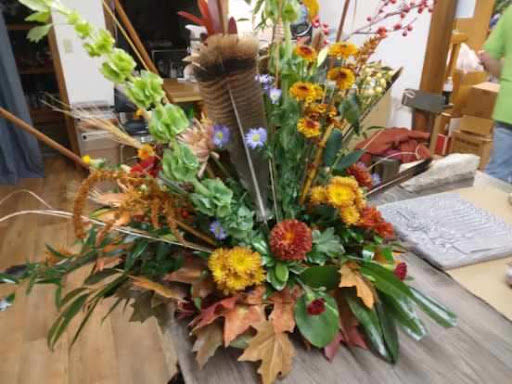 Olney Greenhouses & Flower Shop, 1205 S West St, Olney, IL 62450, USA, 