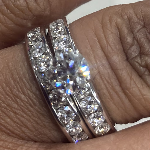 Jewelry Store «Genesis Diamonds (Cincinnati)», reviews and photos, 8060 Montgomery Rd #500, Cincinnati, OH 45236, USA