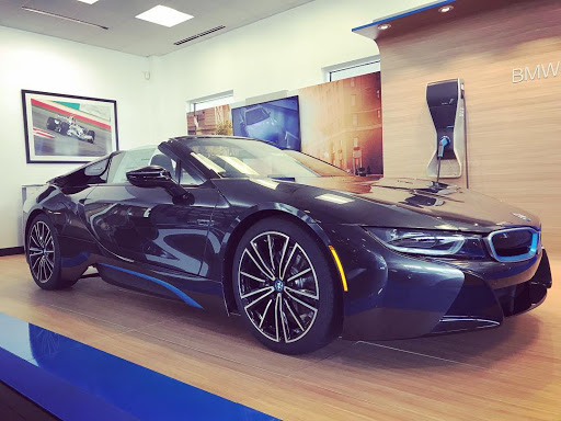 BMW Dealer «Thompson BMW», reviews and photos