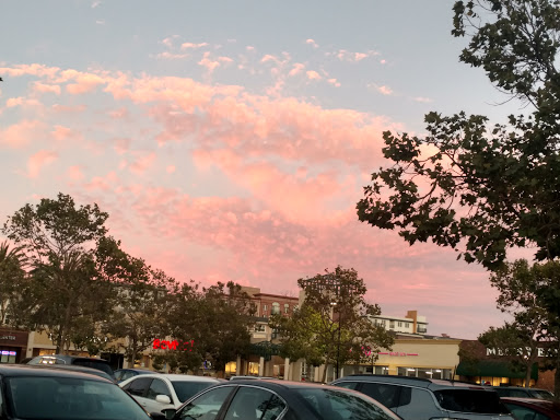 Shopping Mall «Powell Street Plaza Shopping Center», reviews and photos, 5795 Christie Ave, Emeryville, CA 94608, USA